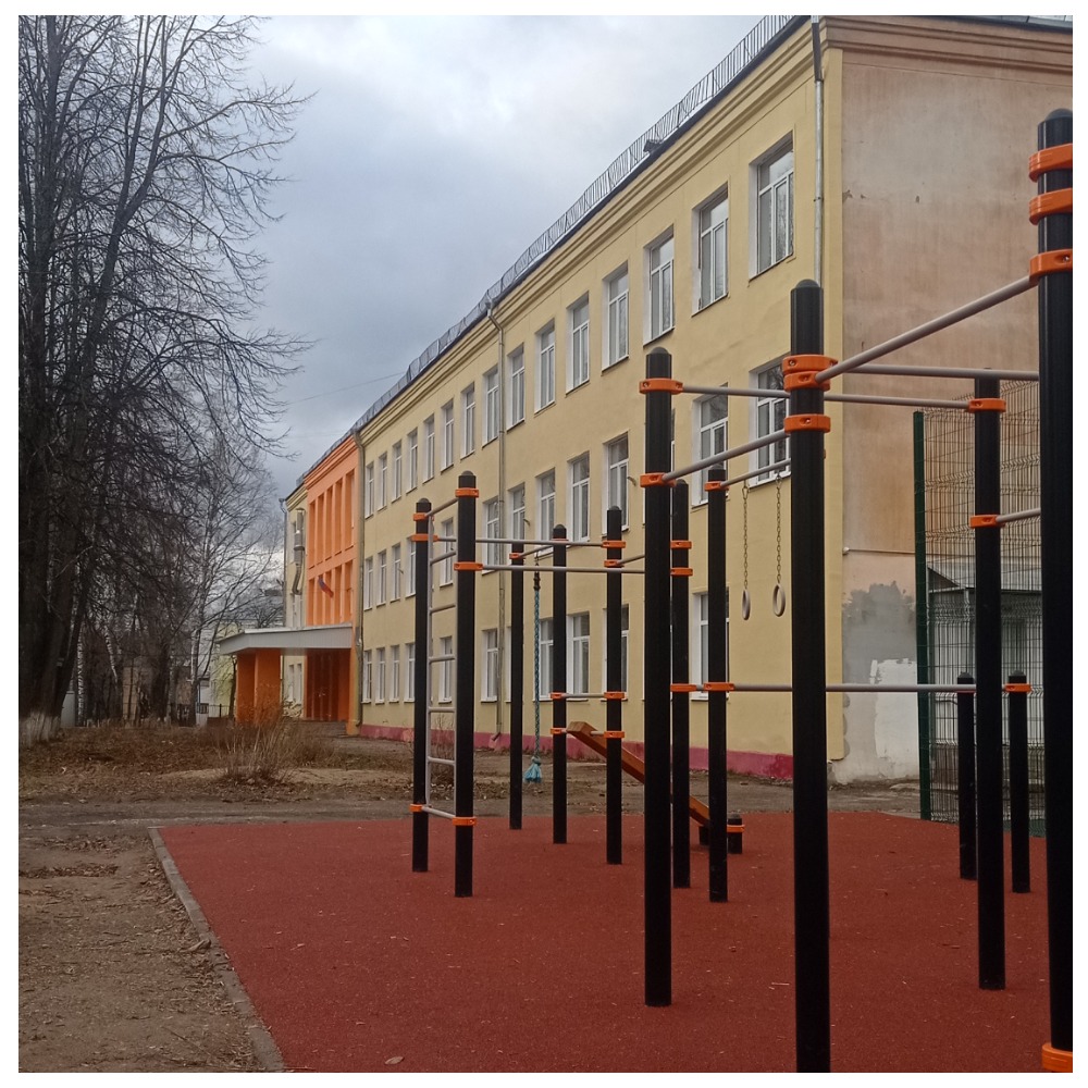 Средняя общеобразовательная школа 65 Иваново, спортивная площадка.