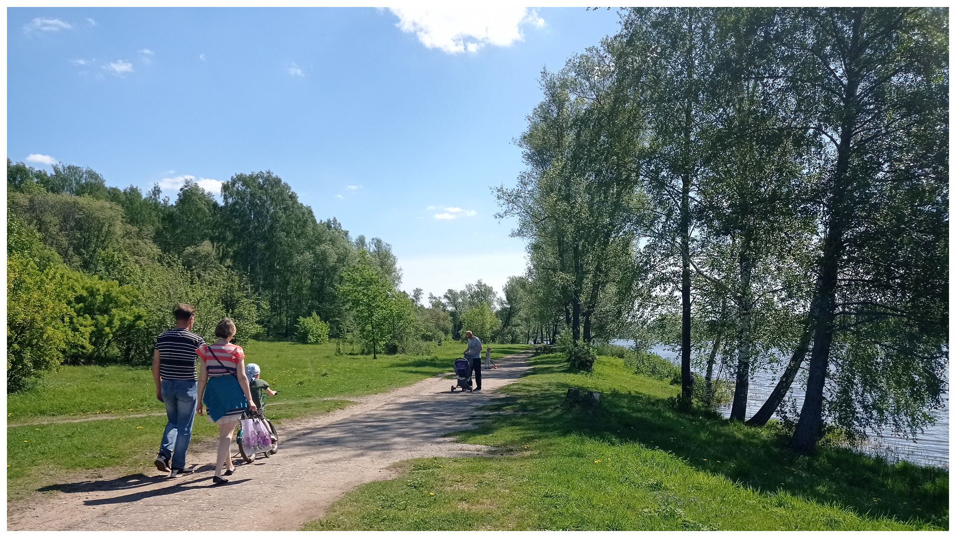 Территория отдыха, аллеи реки Уводь в парке Степанова.